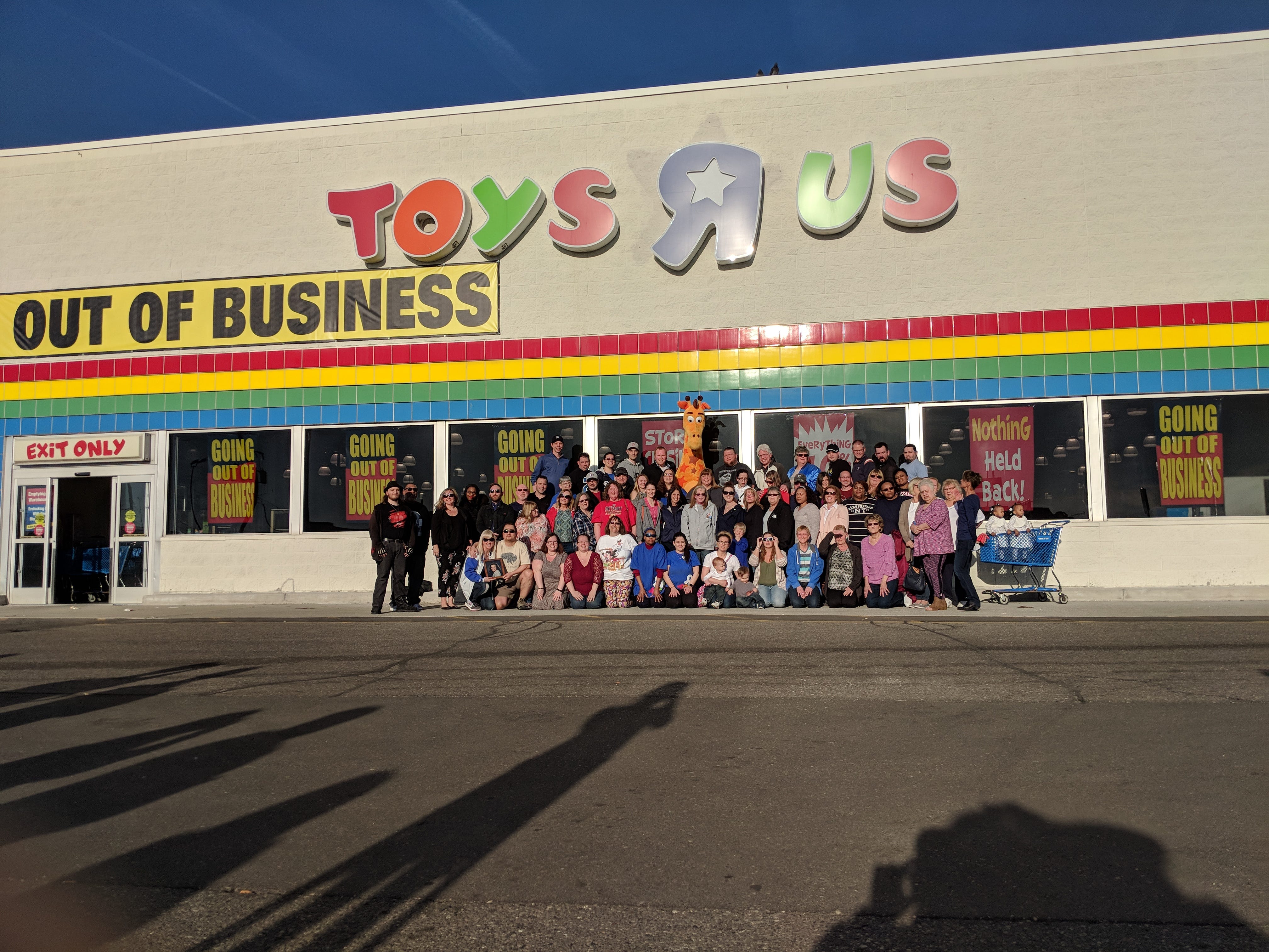 toys r us shut down